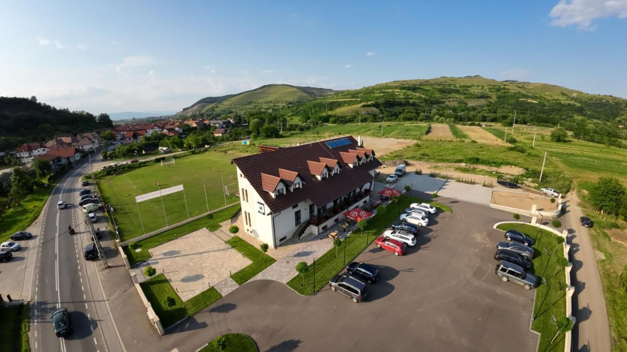 Martini Restaurant & Cazare Sebesel Exterior photo
